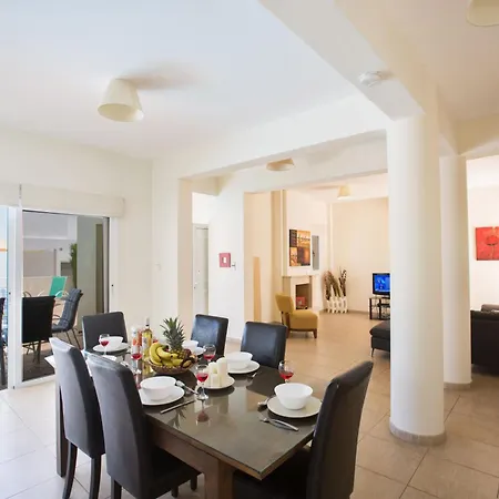 Wunderschoene Ferienvilla In Strandnaehe 度假居